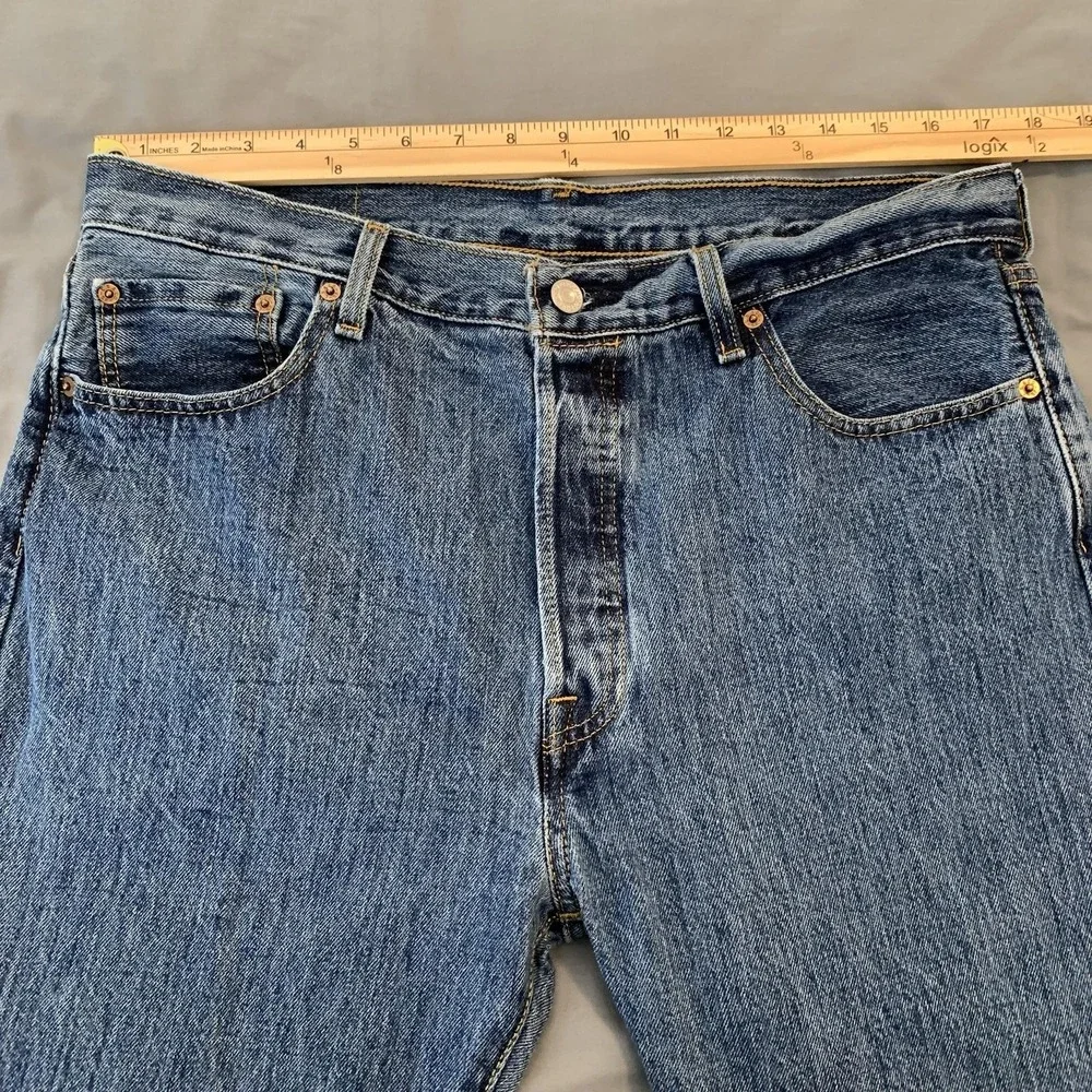 Levis 501 Jeans Mens 35x34 Blue‎ Medium Wash Straight Leg Button Fly Denim Pants
